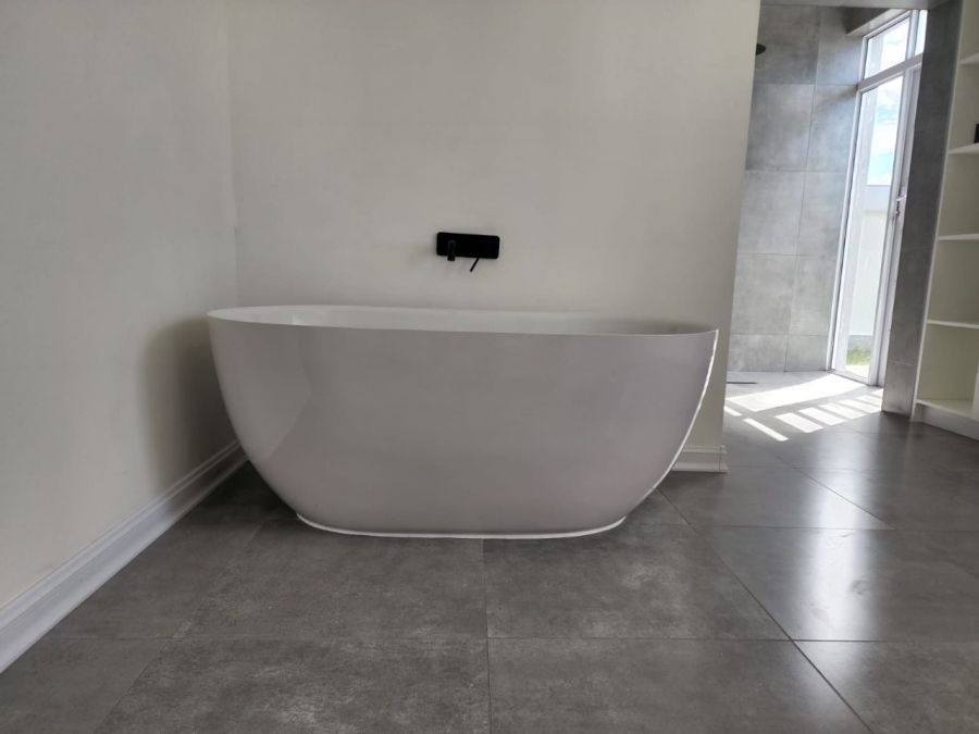 To Let 3 Bedroom Property for Rent in Aston Bay Eastern Cape